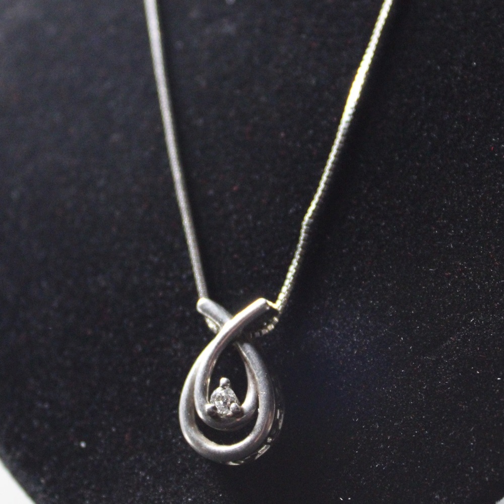 Dainty sterling silver necklace